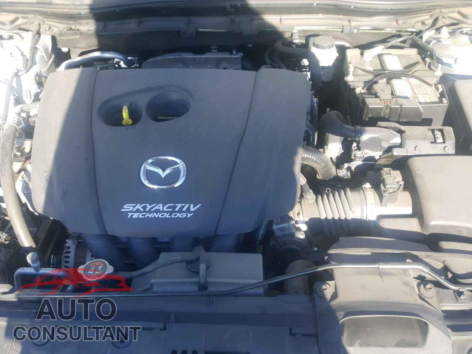 MAZDA 3 2017 - 3MZBN1U72HM157459