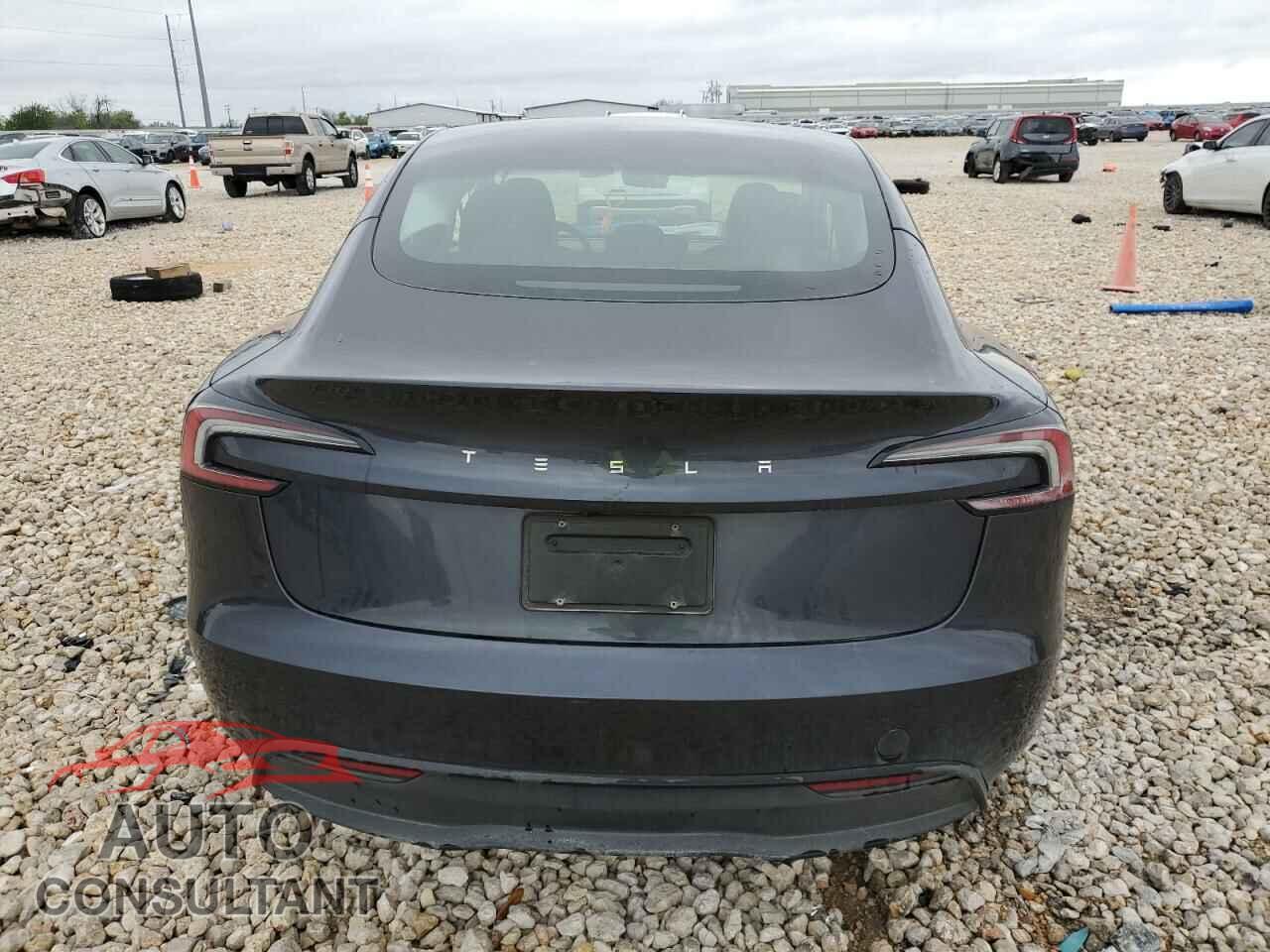 TESLA MODEL 3 2024 - 5YJ3E1EA0RF739034
