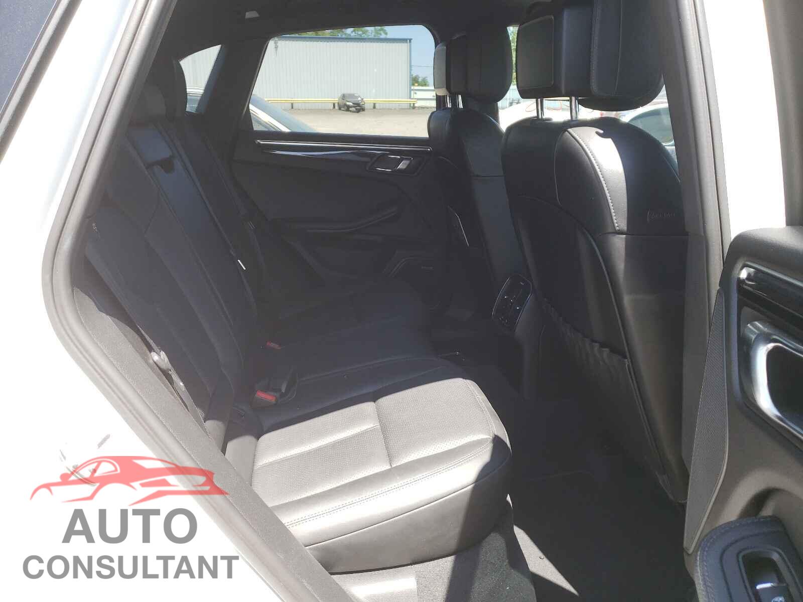 PORSCHE MACAN 2016 - WP1AB2A56GLB56233