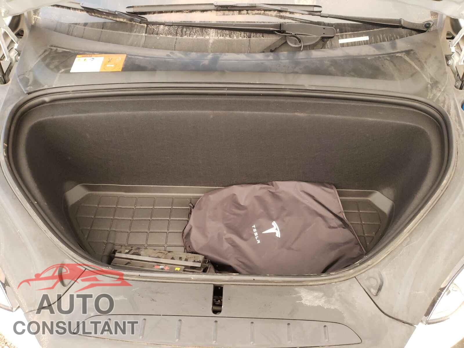 TESLA MODEL X 2017 - 5YJXCBE20HF058182