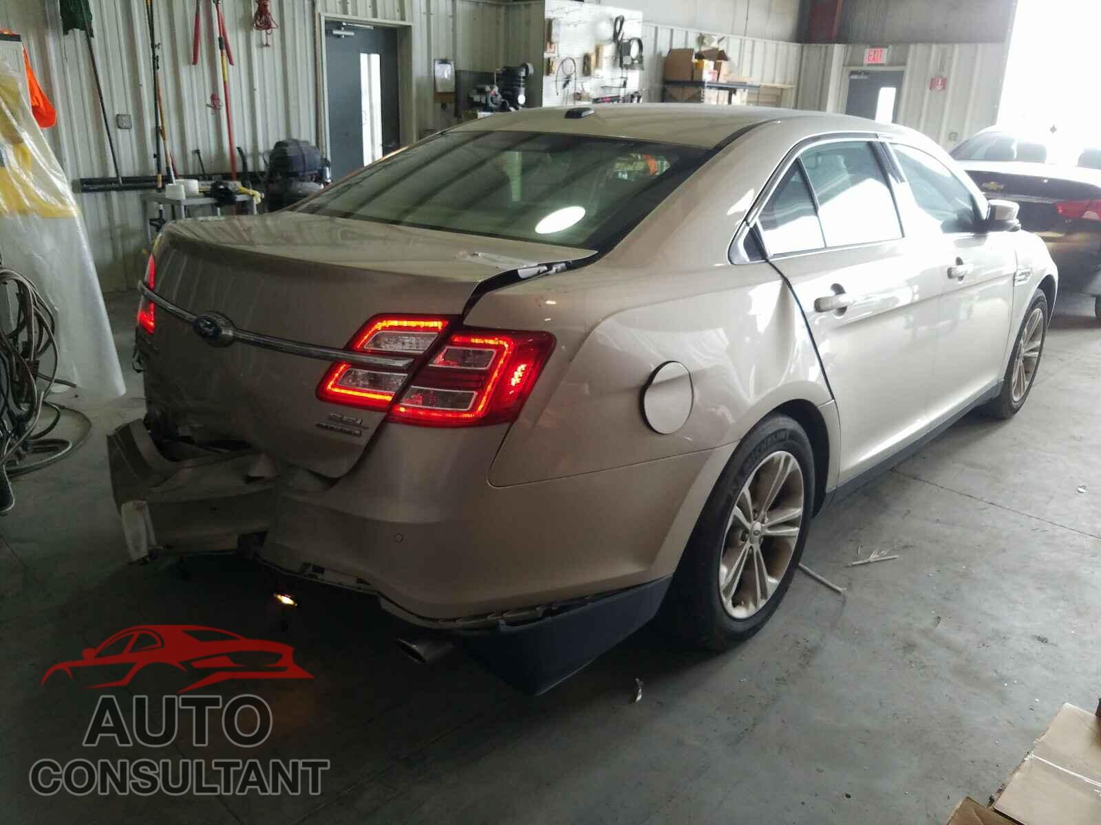FORD TAURUS 2018 - 1FAHP2E86JG113149