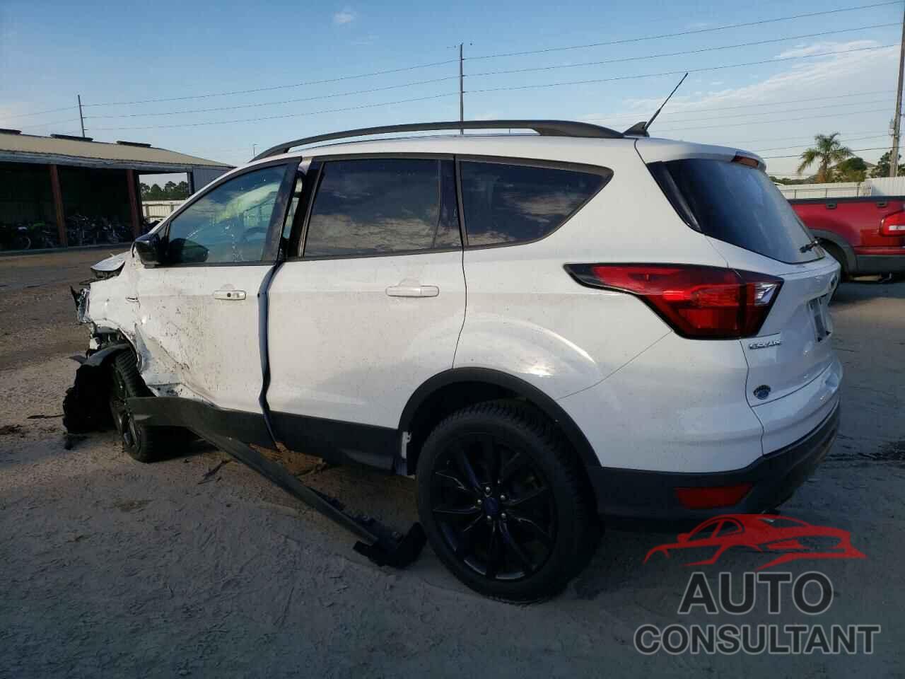 FORD ESCAPE 2019 - 1FMCU0GD5KUB21138