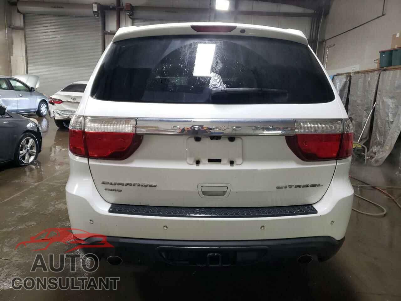 DODGE DURANGO 2013 - 1C4SDJET4DC686876