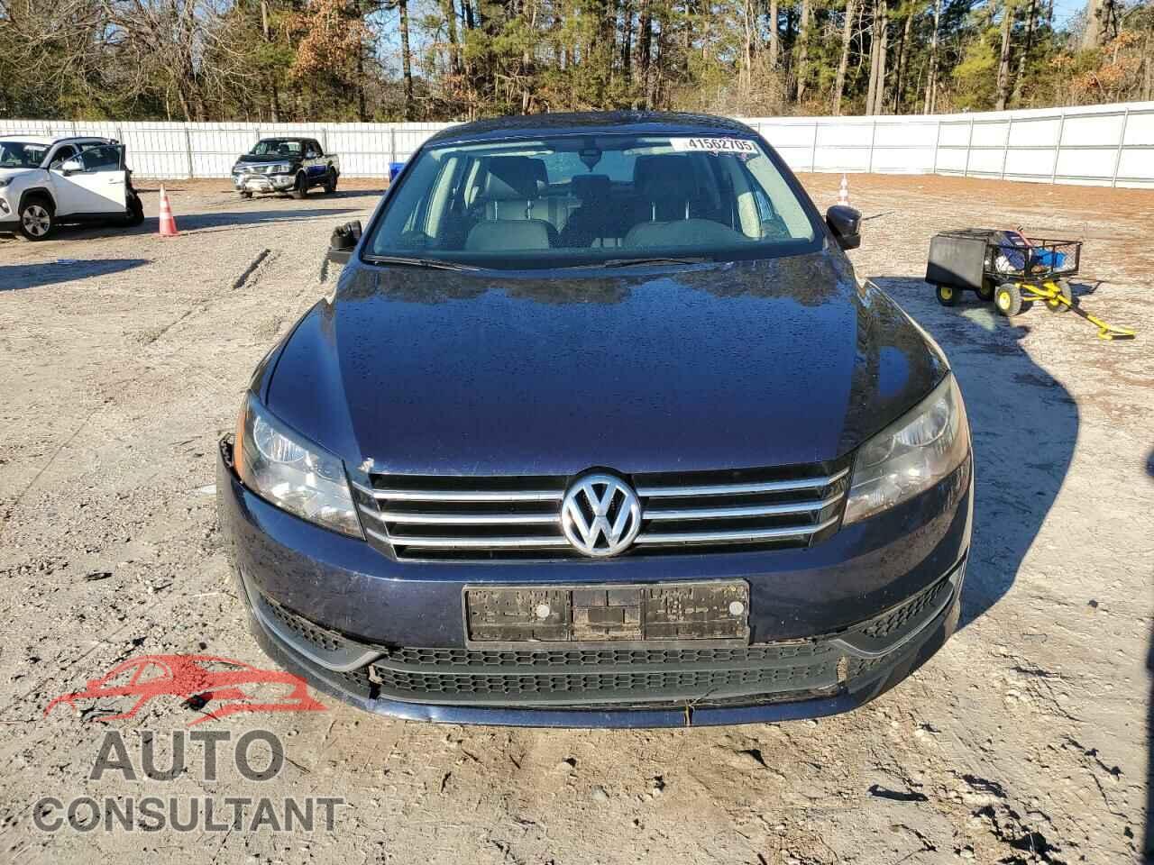 VOLKSWAGEN PASSAT 2014 - 1VWAP7A38EC020050