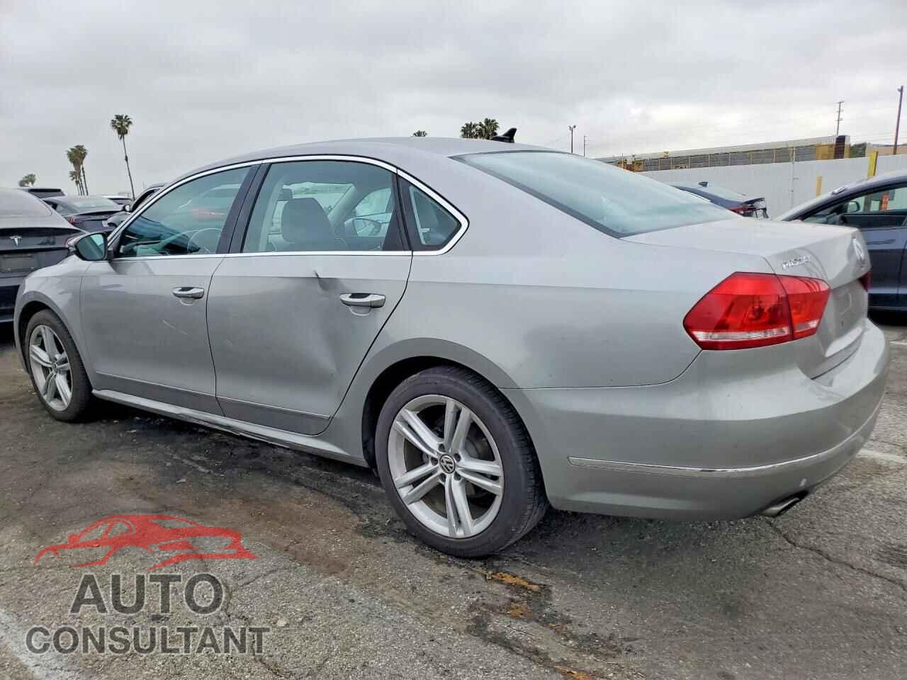 VOLKSWAGEN PASSAT 2012 - 1VWCM7A37CC091934