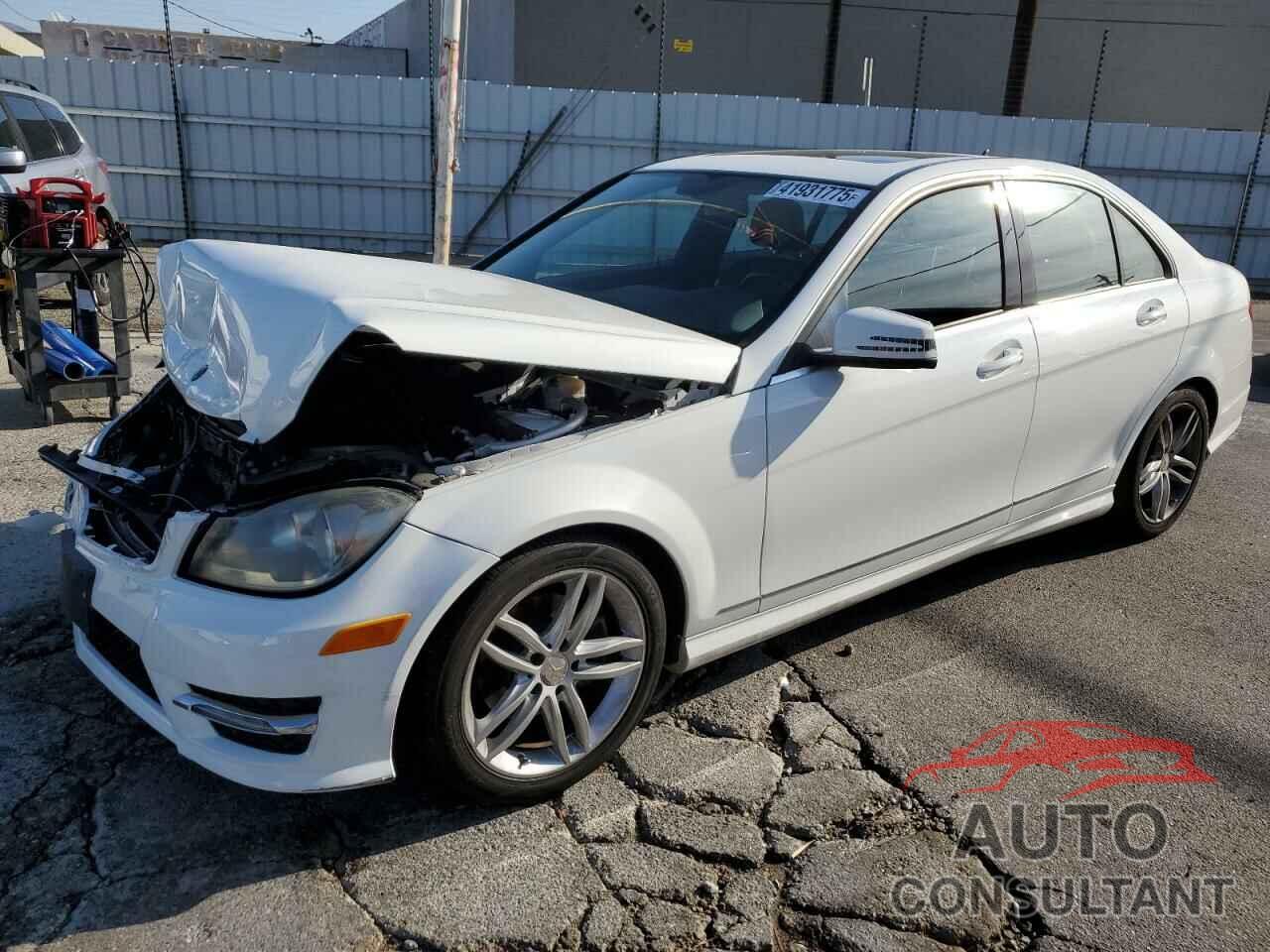 MERCEDES-BENZ C-CLASS 2013 - WDDGF4HB5DR276658