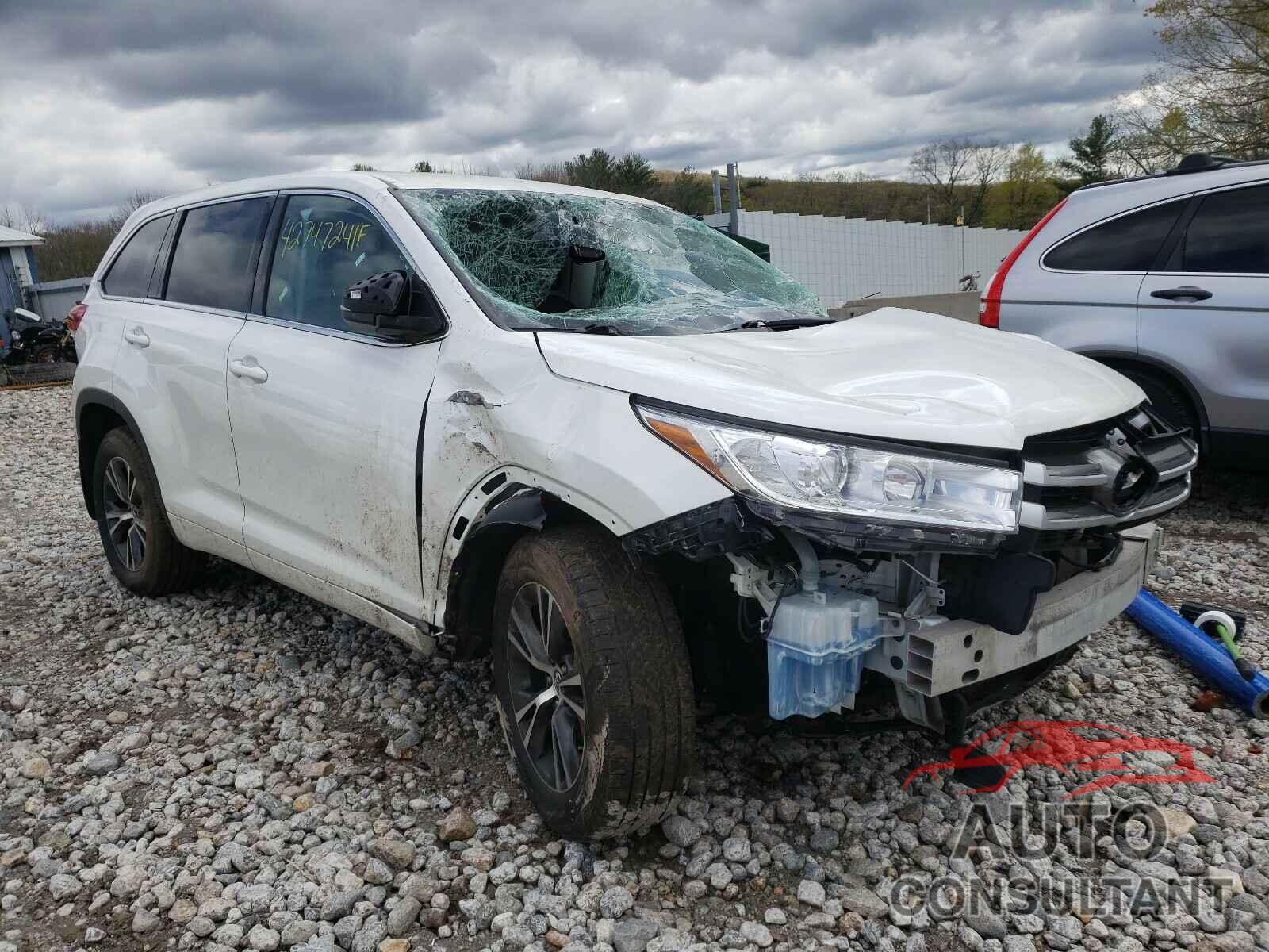 TOYOTA HIGHLANDER 2018 - 5TDBZRFH5JS878232