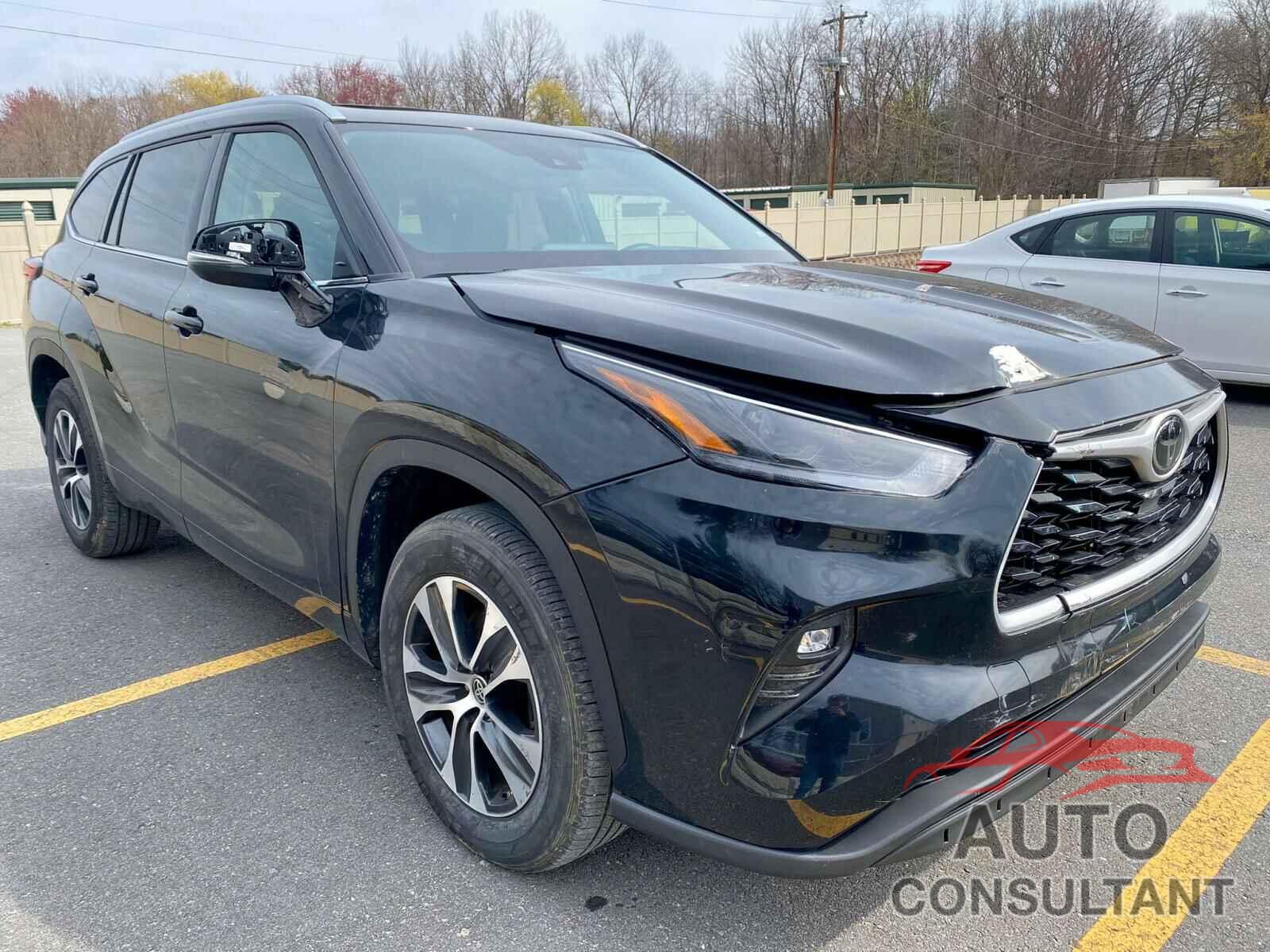 TOYOTA HIGHLANDER 2021 - 5TDGZRAHXMS032552