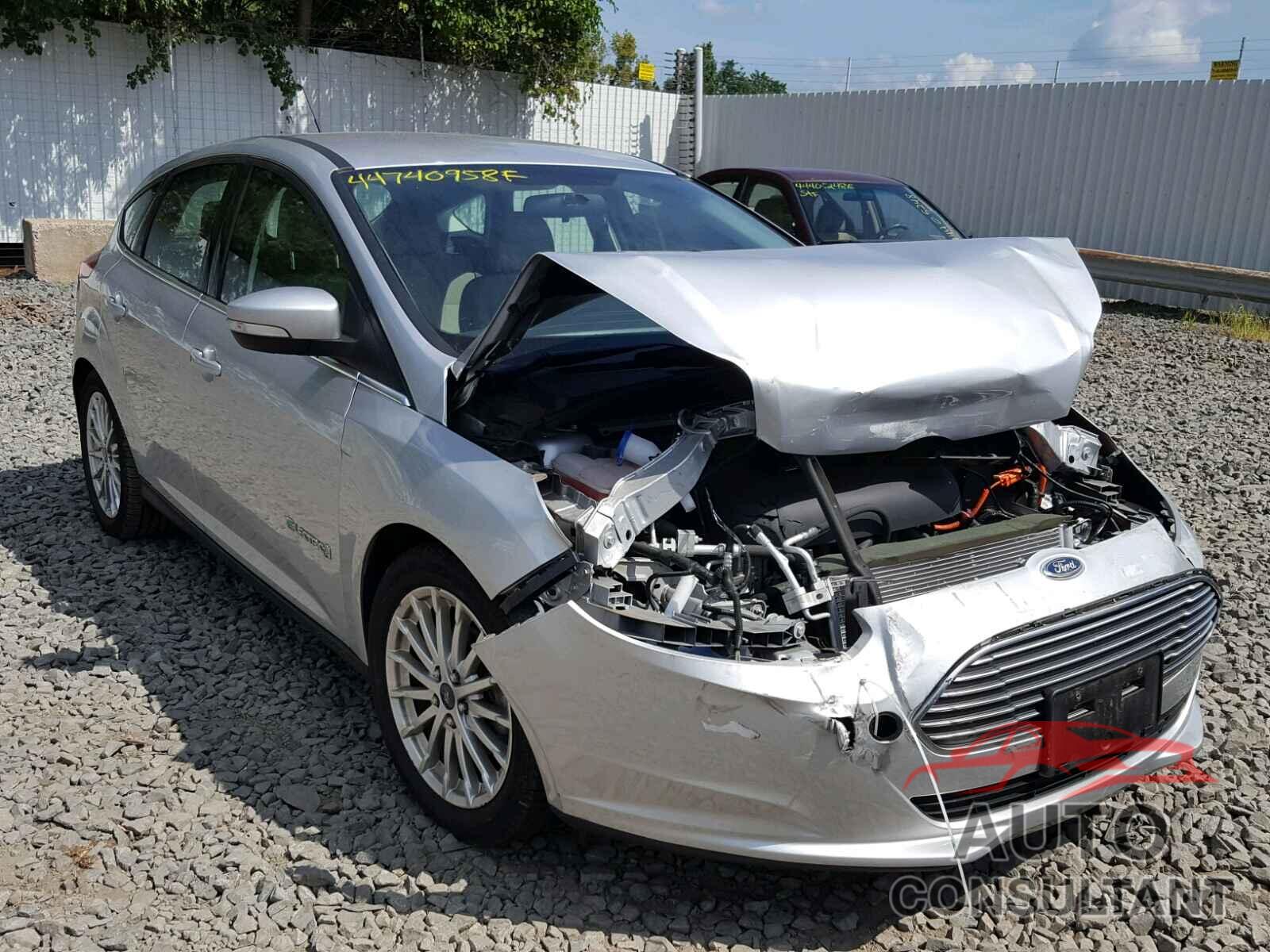 FORD FOCUS 2015 - 1FADP3R41FL364994