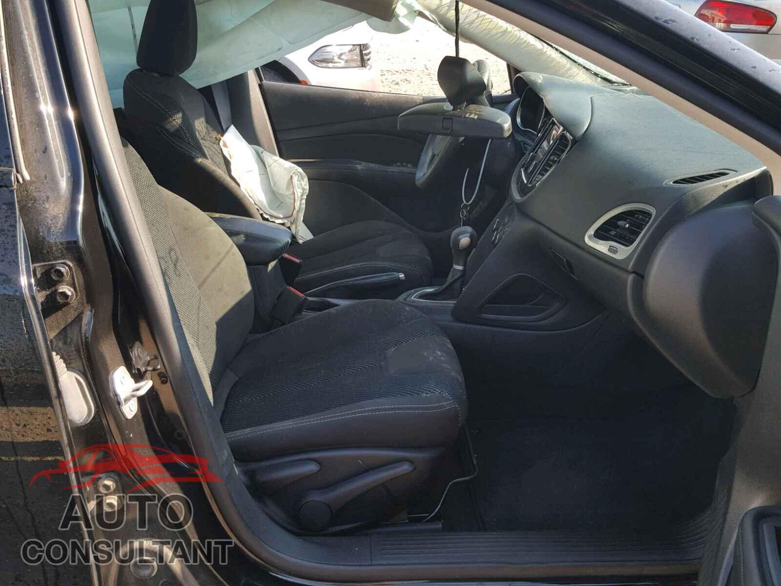 DODGE DART 2015 - 1C3CDFBB1FD337088