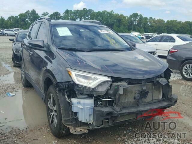 TOYOTA RAV4 XLE 2017 - JTMWFREV5HD093670