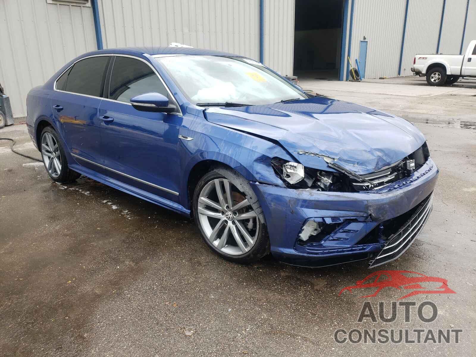 VOLKSWAGEN PASSAT 2017 - 1VWDT7A30HC062404