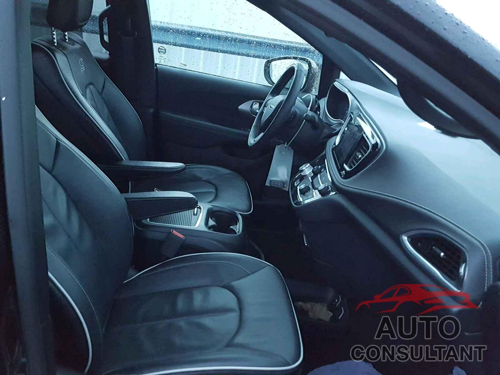 CHRYSLER PACIFICA LIMITED 2018 - 2C4RC1GG0JR235383