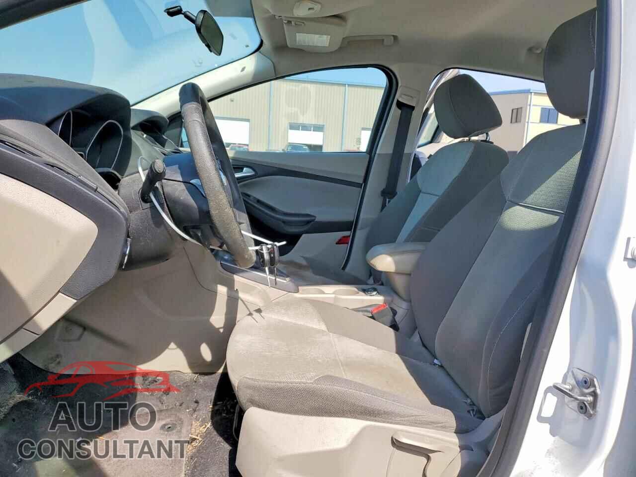FORD FOCUS 2014 - 1FADP3F23EL406129