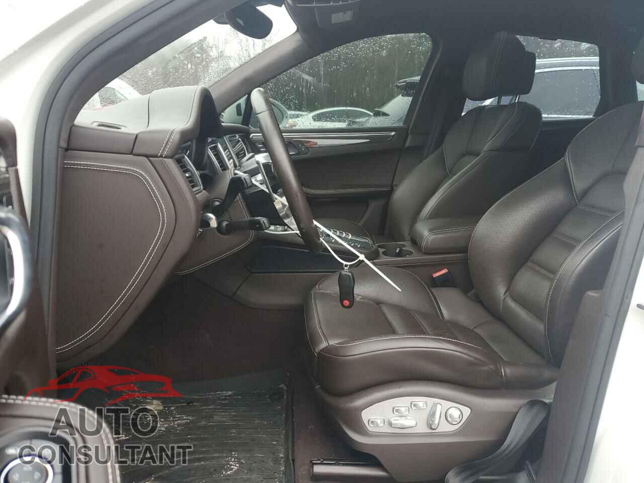 PORSCHE MACAN 2017 - WP1AF2A56HLB62135