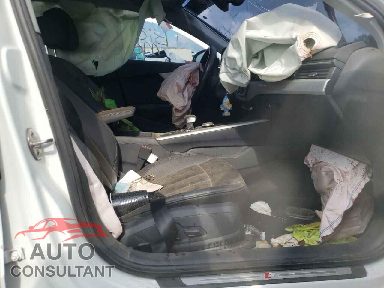 AUDI A4 2018 - WAUDNAF41JA209288