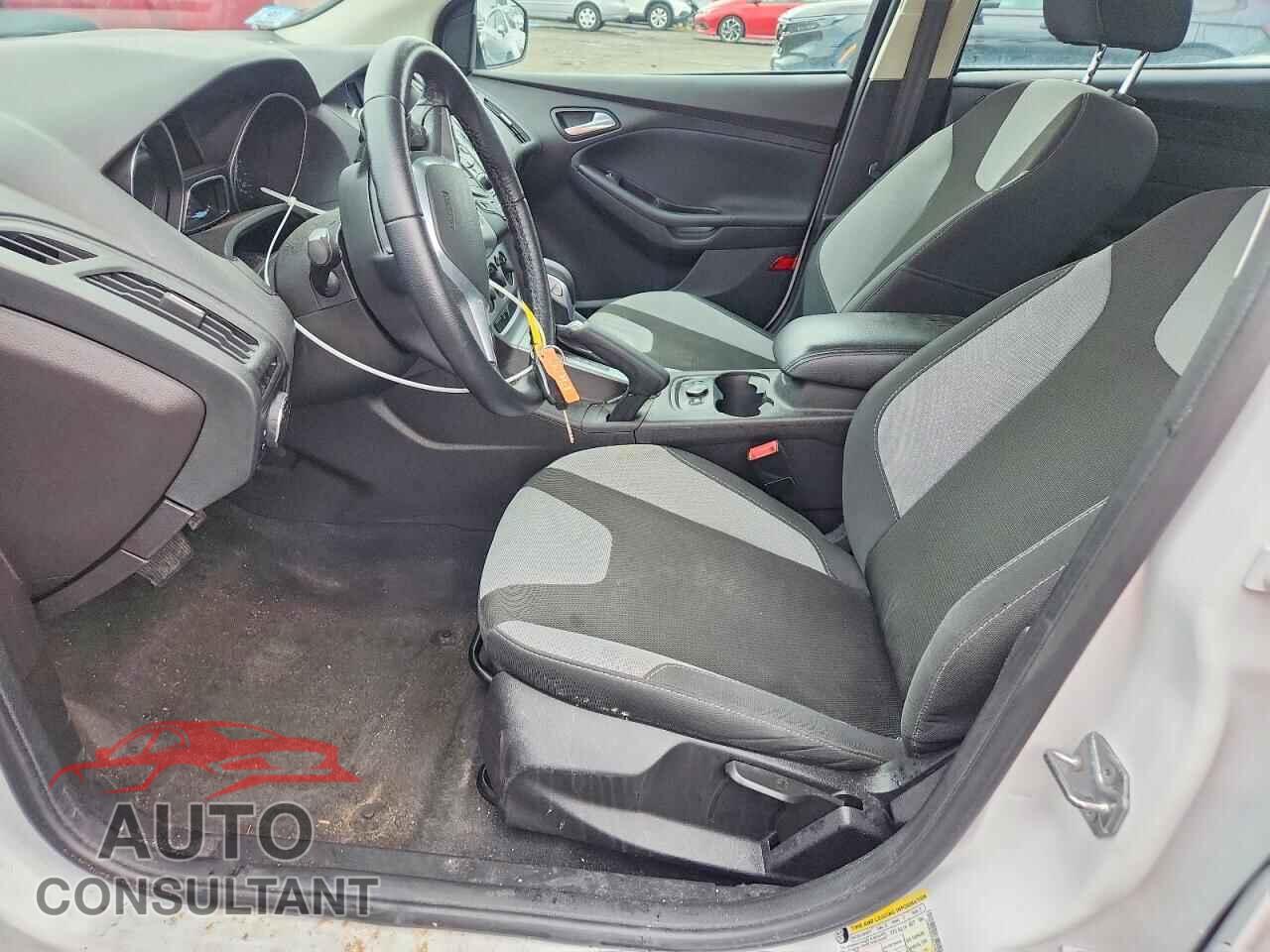 FORD FOCUS 2014 - 1FADP3K23EL438021