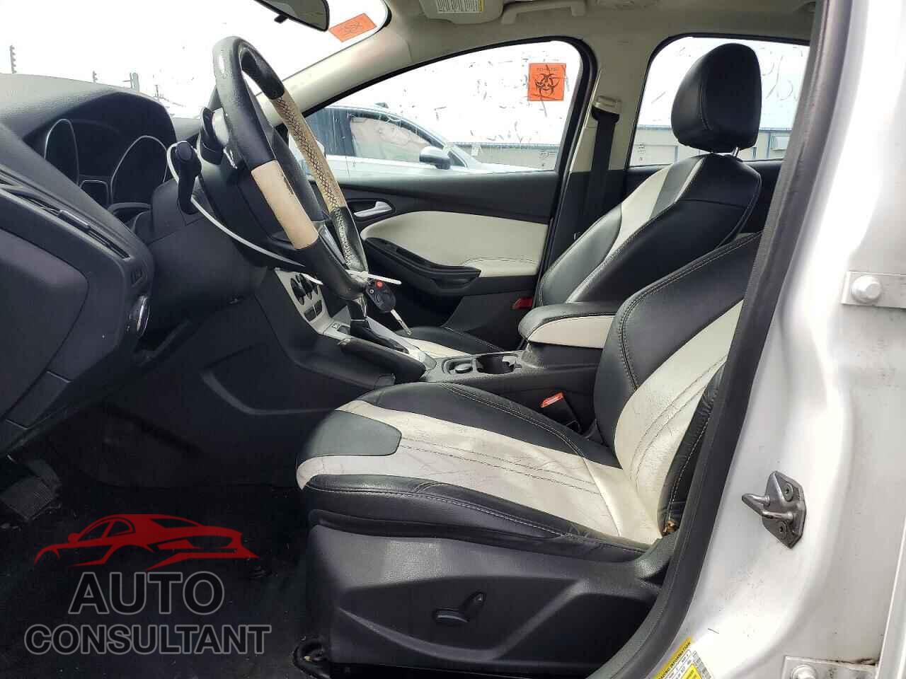 FORD FOCUS 2014 - 1FADP3F2XEL241101