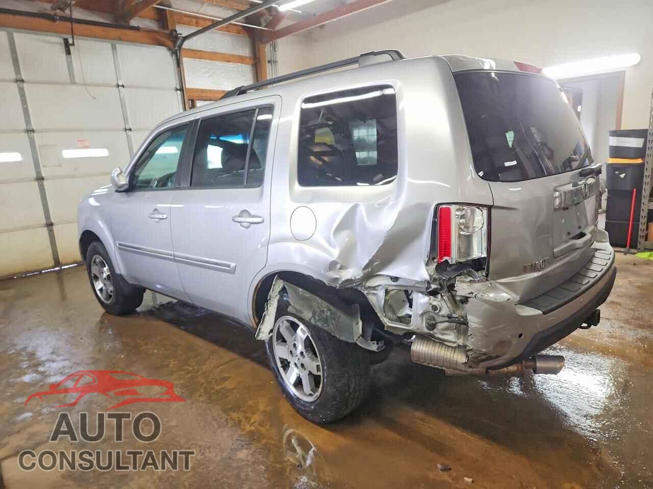 HONDA PILOT 2011 - 5FNYF4H97BB044948