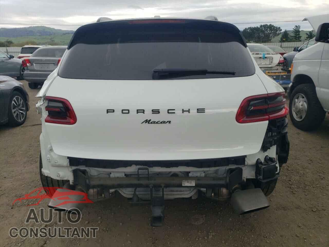 PORSCHE MACAN 2018 - WP1AA2A55JLB05039