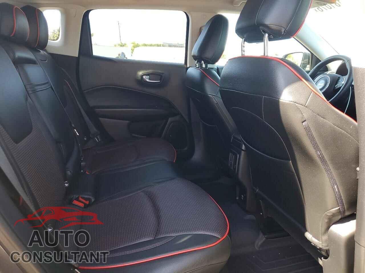JEEP COMPASS 2017 - 3C4NJDAB8HT656133