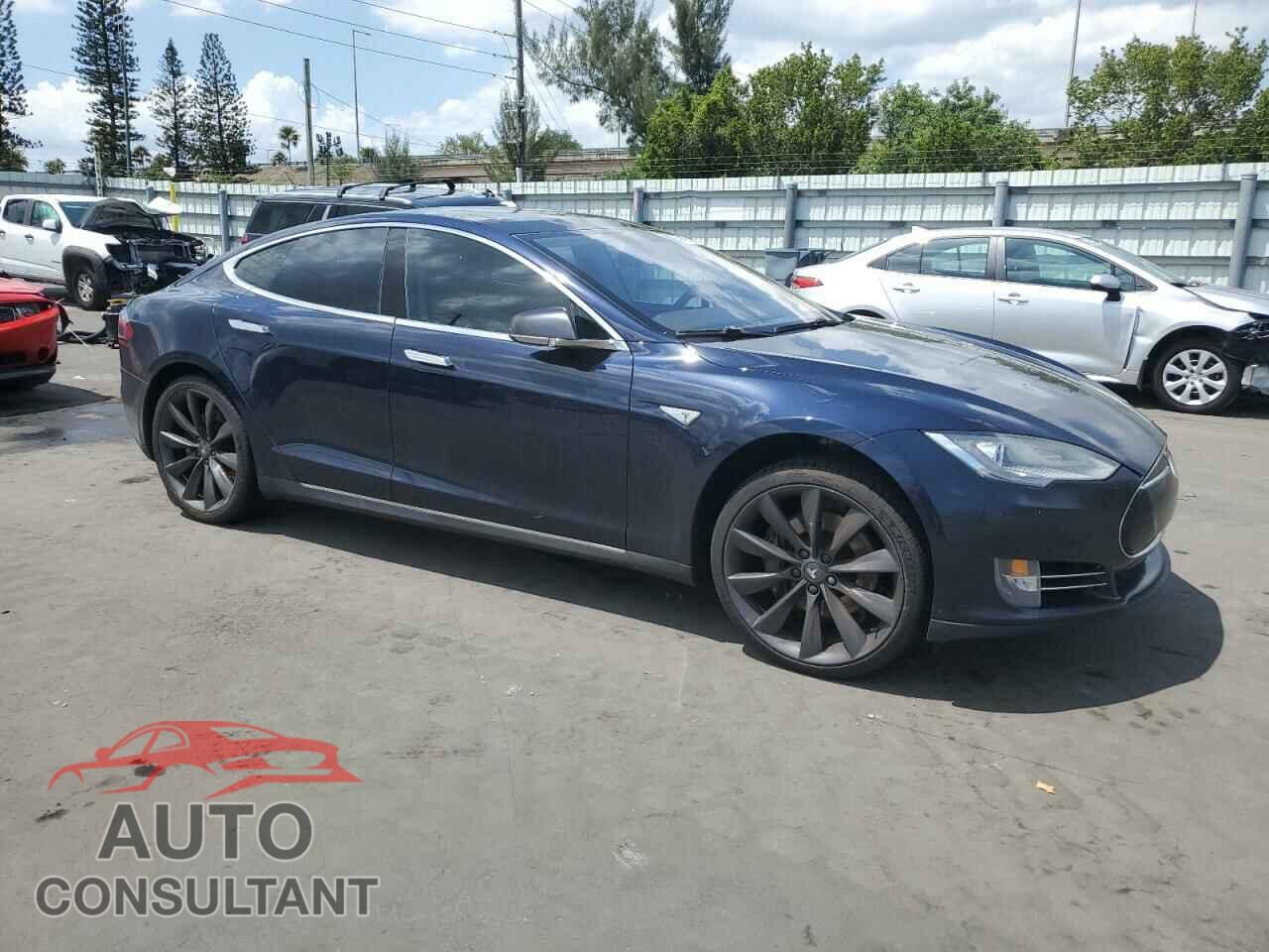 TESLA MODEL S 2014 - 5YJSA1H12EFP52042