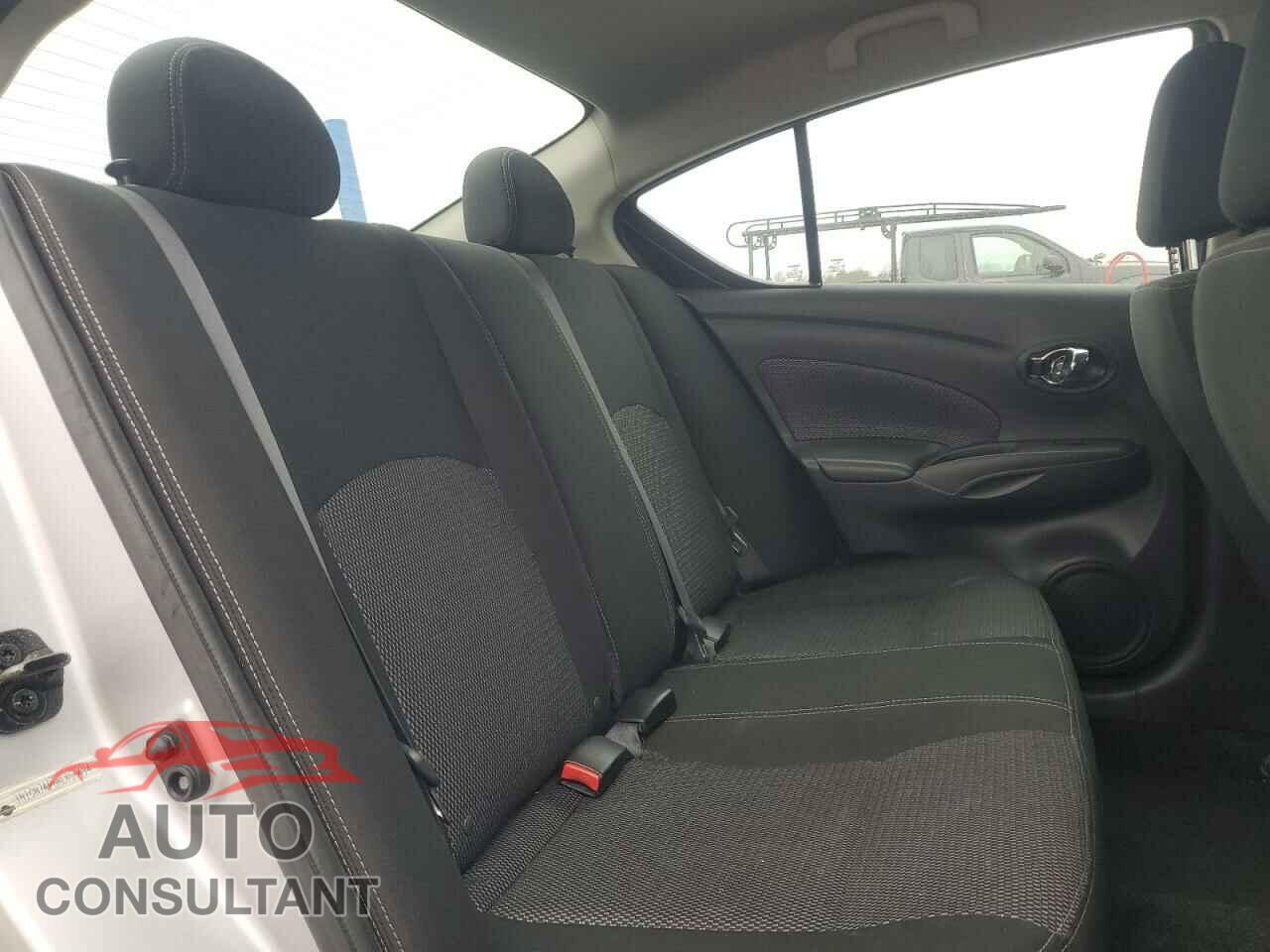 NISSAN VERSA 2019 - 3N1CN7AP6KL856494