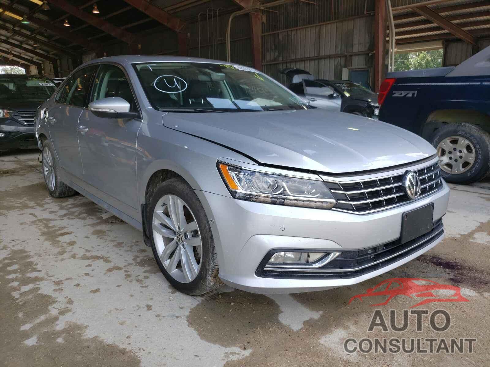 VOLKSWAGEN PASSAT 2018 - 1VWCA7A31JC049717