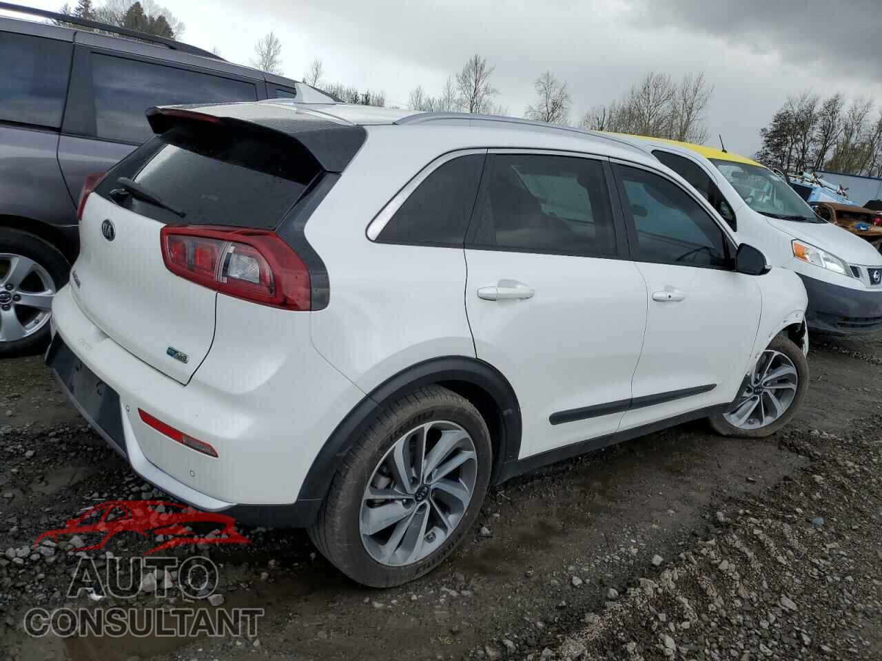 KIA NIRO 2017 - KNDCE3LC7H5090736