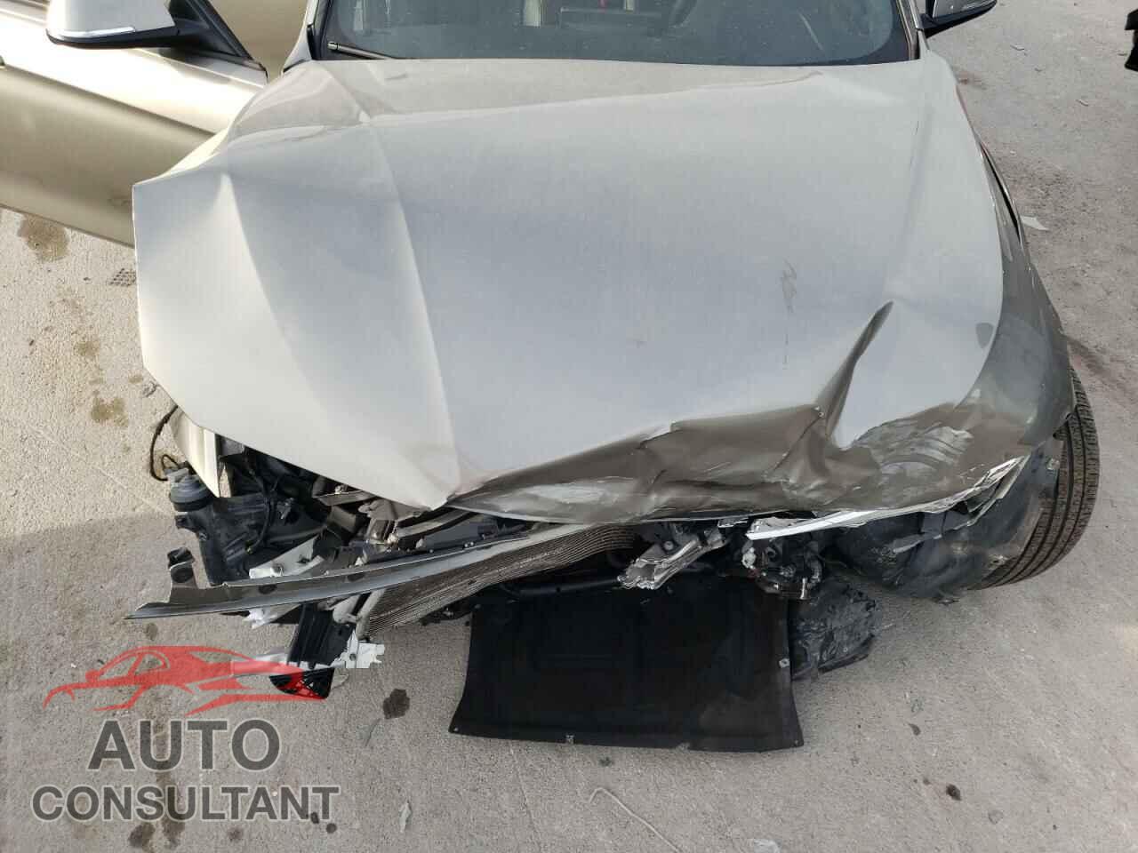 BMW 3 SERIES 2016 - WBA8E1G50GNU10903