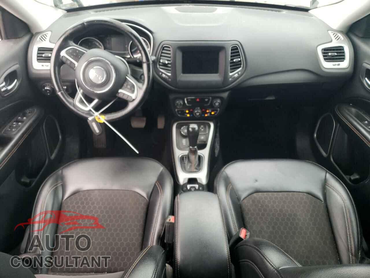 JEEP COMPASS 2020 - 3C4NJDBB4LT112557