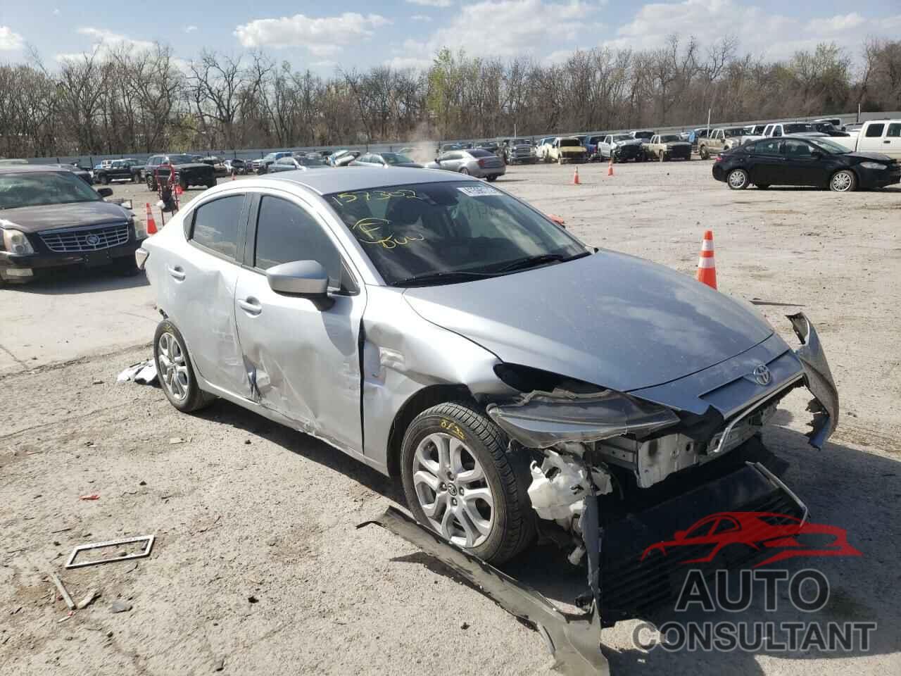 TOYOTA YARIS 2017 - 3MYDLBYVXHY157302