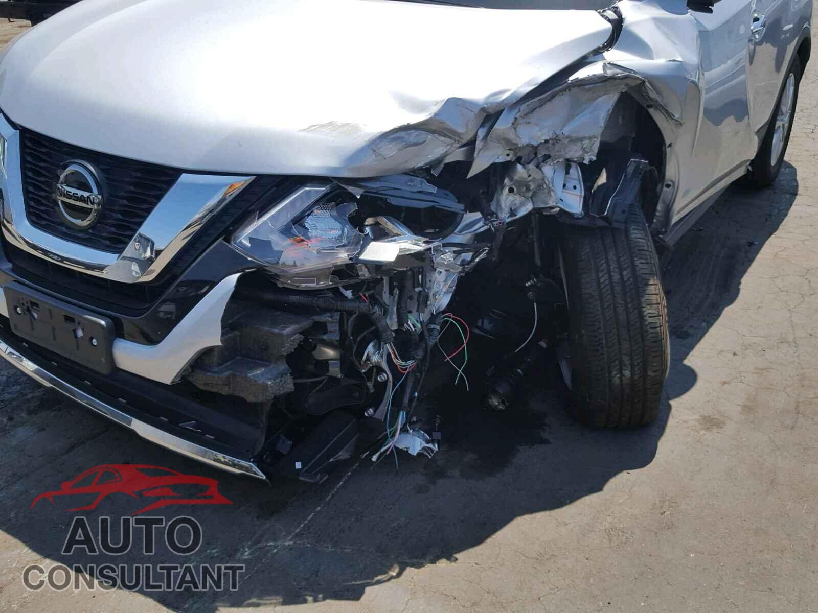 NISSAN ROGUE S 2018 - KNMAT2MVXJP565264