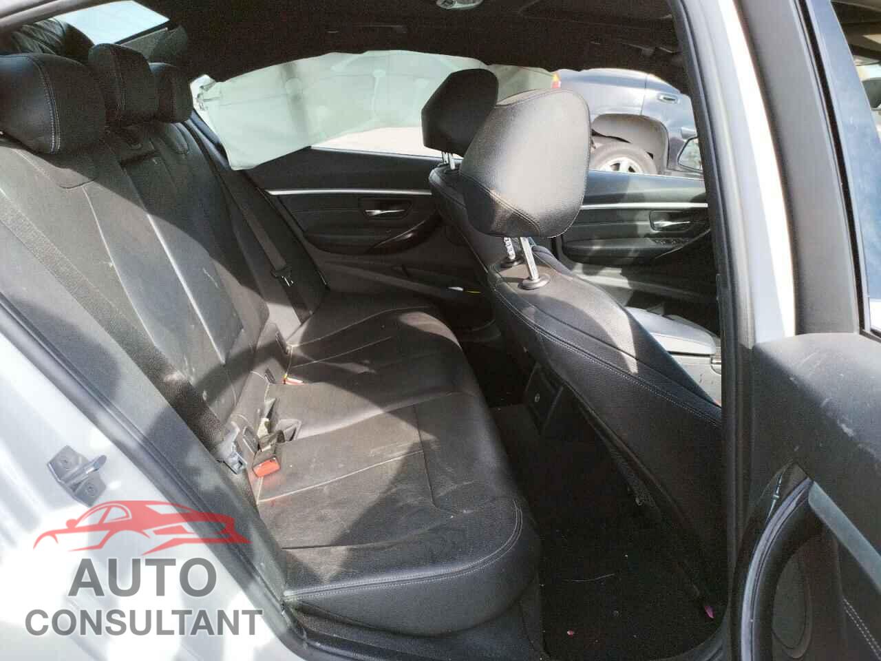 BMW 3 SERIES 2017 - WBA8E1C30HA030098