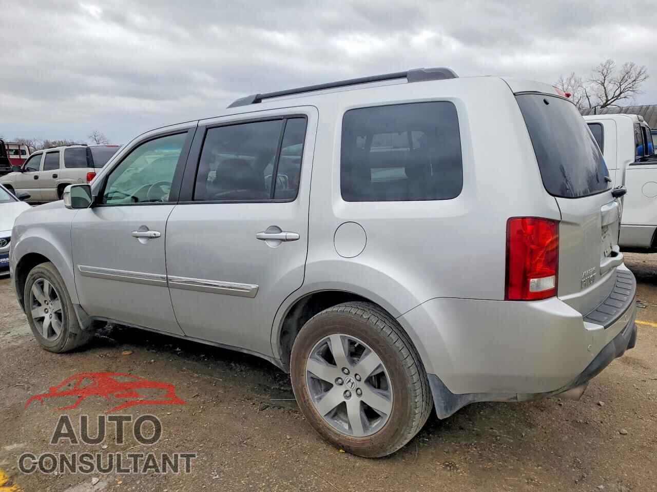 HONDA PILOT 2013 - 5FNYF3H99DB012757