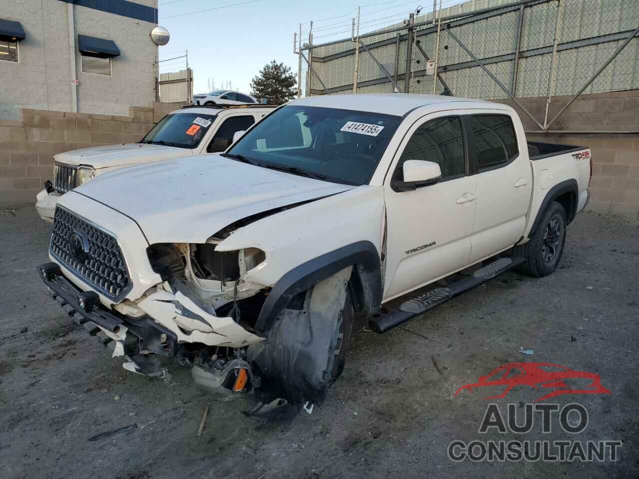 TOYOTA TACOMA 2018 - 3TMCZ5AN5JM131661