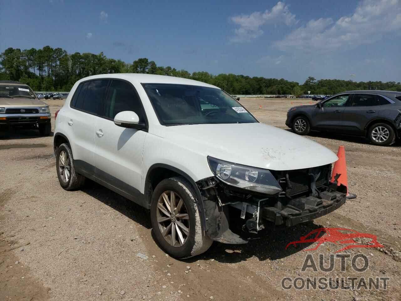 VOLKSWAGEN TIGUAN 2017 - WVGAV7AX5HK044713