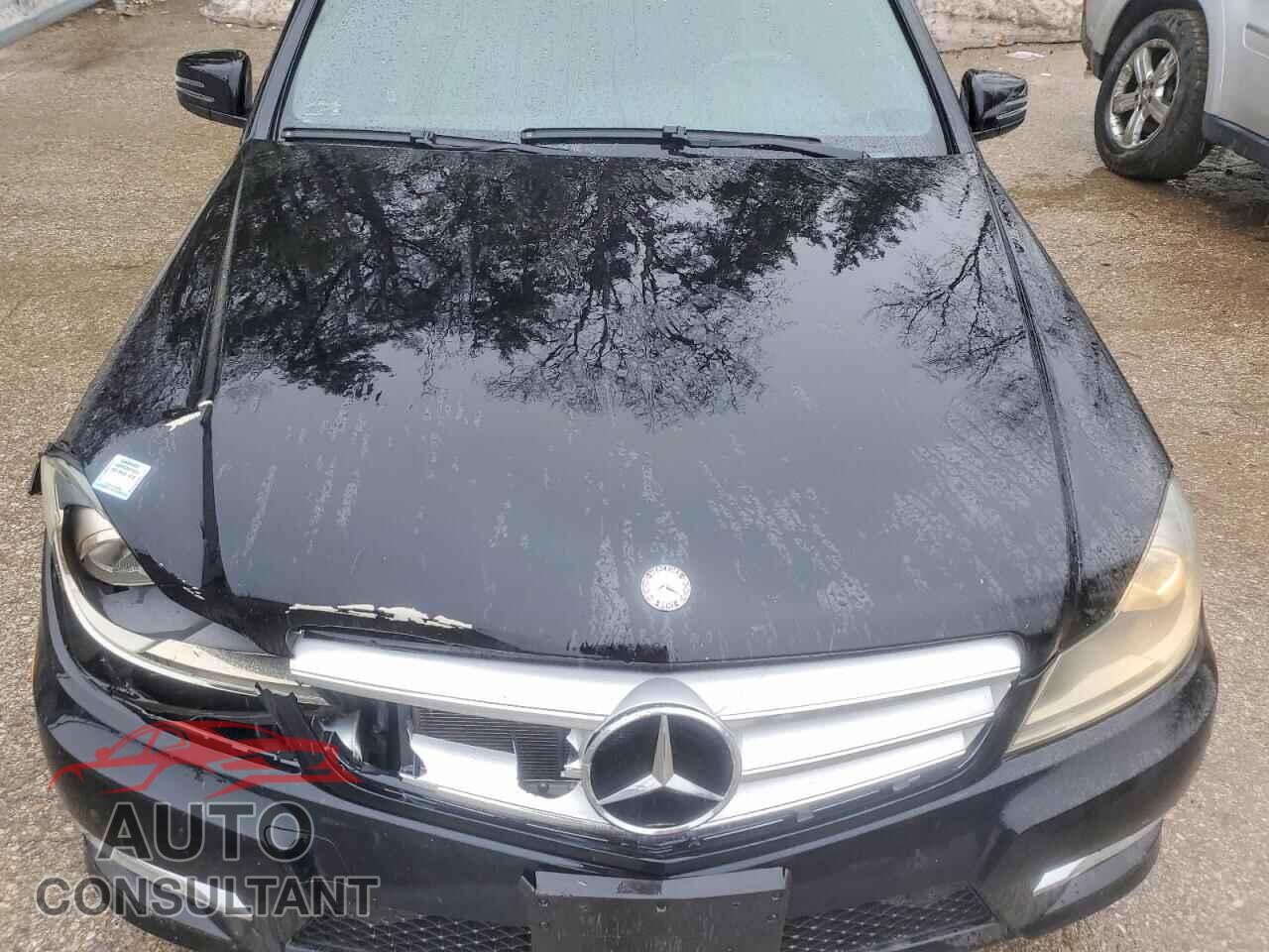 MERCEDES-BENZ C-CLASS 2012 - WDDGF8FB3CA735614