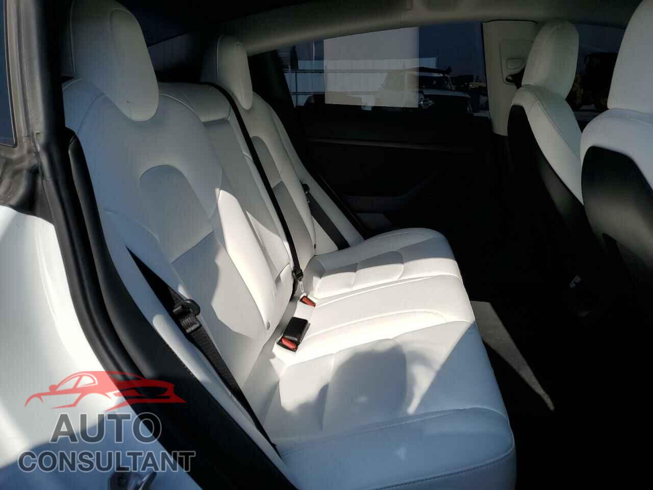 TESLA MODEL 3 2021 - 5YJ3E1EA4MF096065
