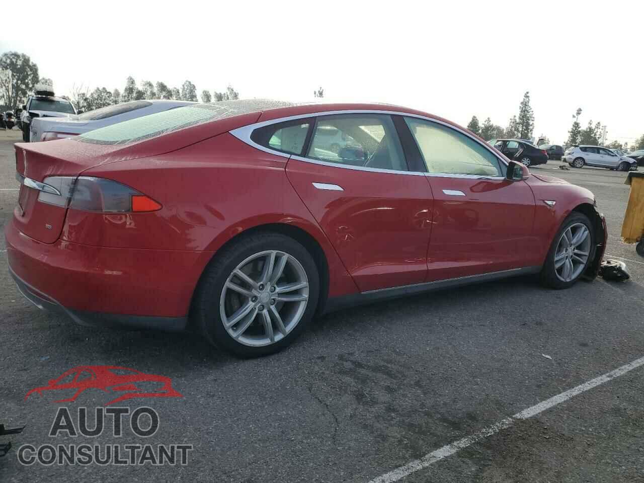 TESLA MODEL S 2013 - 5YJSA1CN3DFP11721