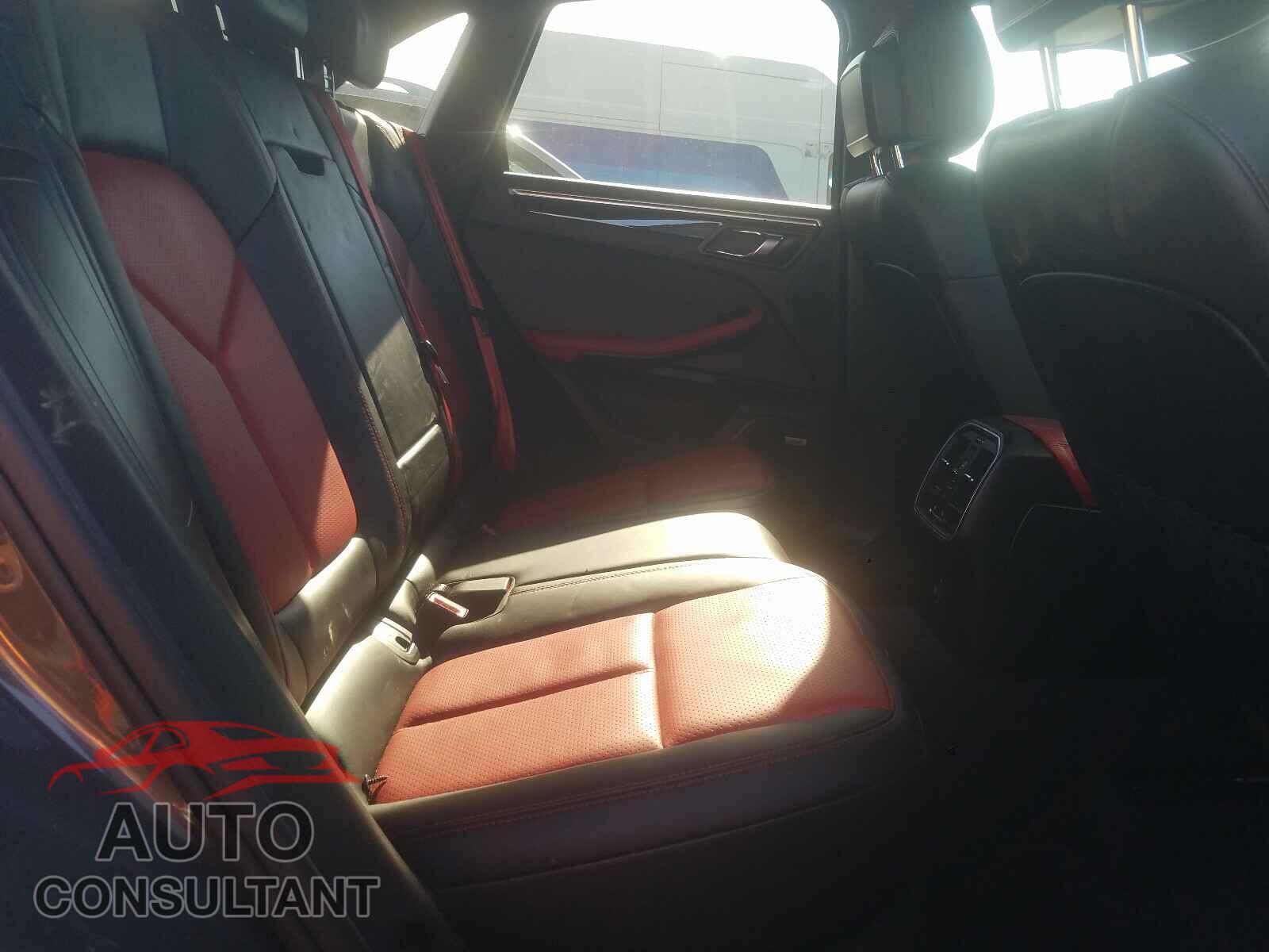 PORSCHE MACAN 2018 - WP1AA2A55JLB08992