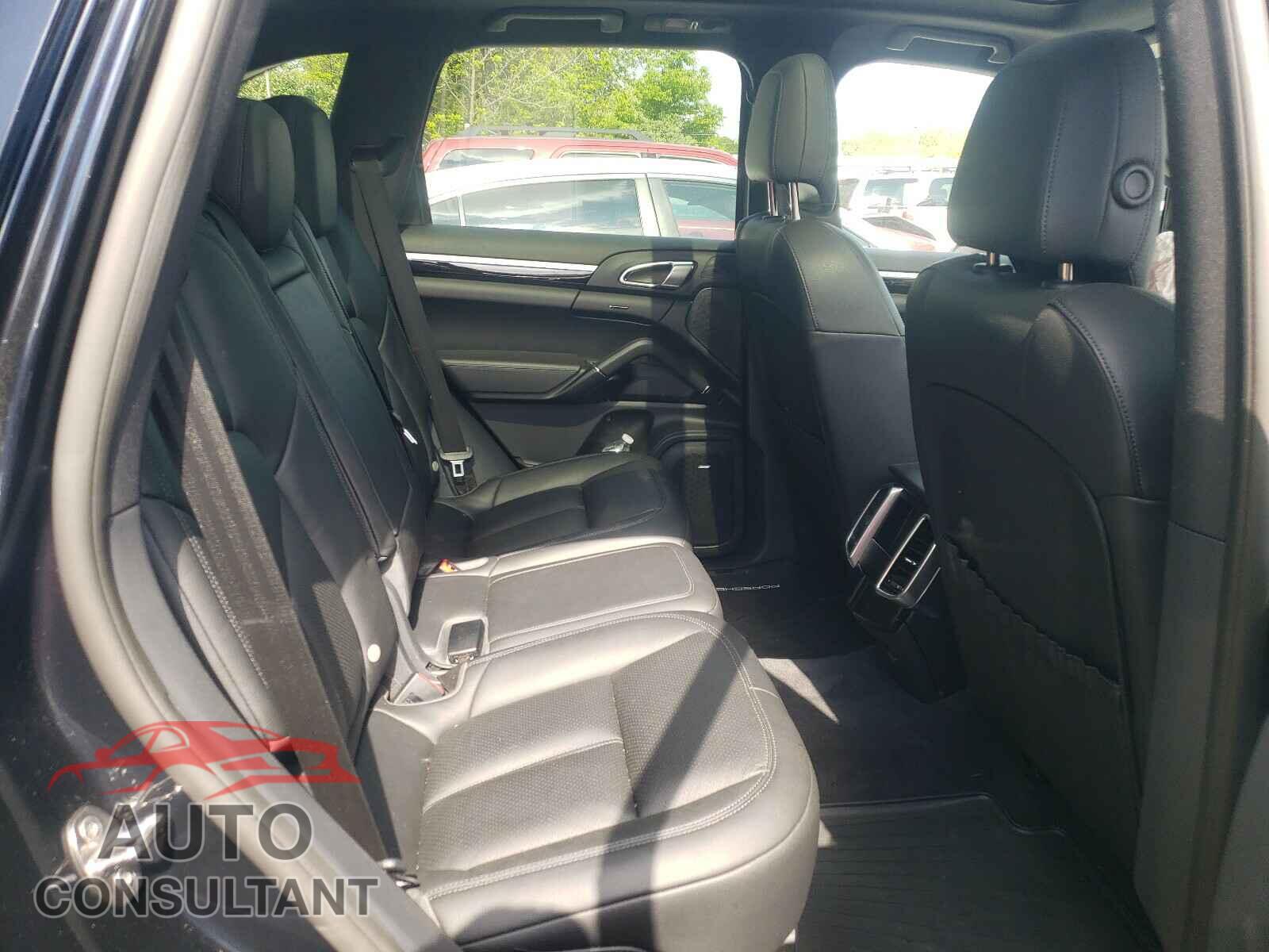 PORSCHE CAYENNE 2018 - WP1AA2A2XJKA03795