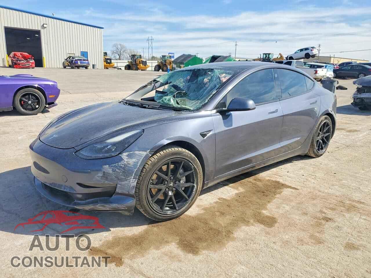 TESLA MODEL 3 2021 - 5YJ3E1EB2MF979686