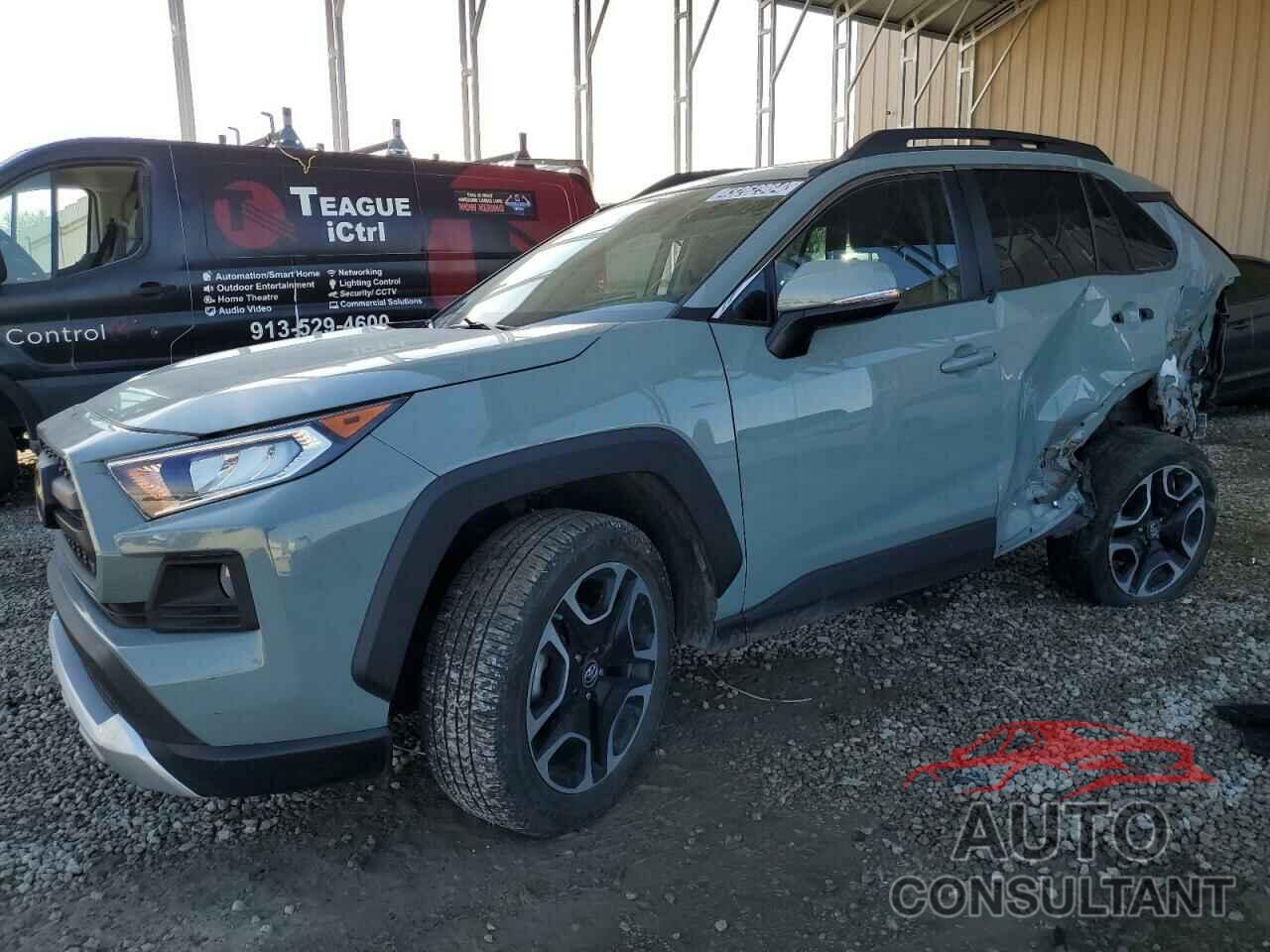 TOYOTA RAV4 2019 - 2T3J1RFV4KC024813