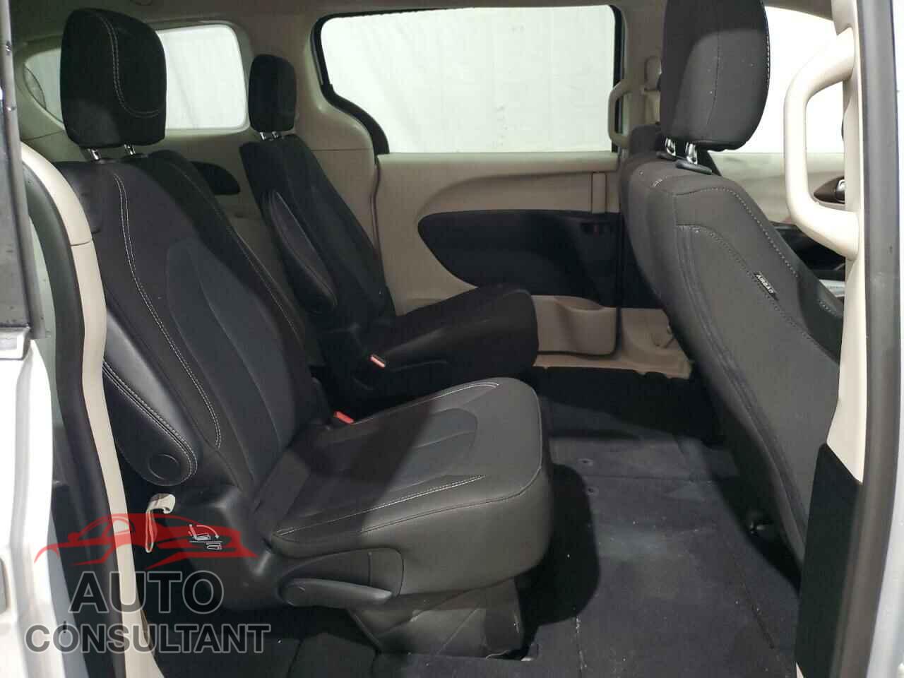 CHRYSLER MINIVAN 2023 - 2C4RC1CG2PR597438