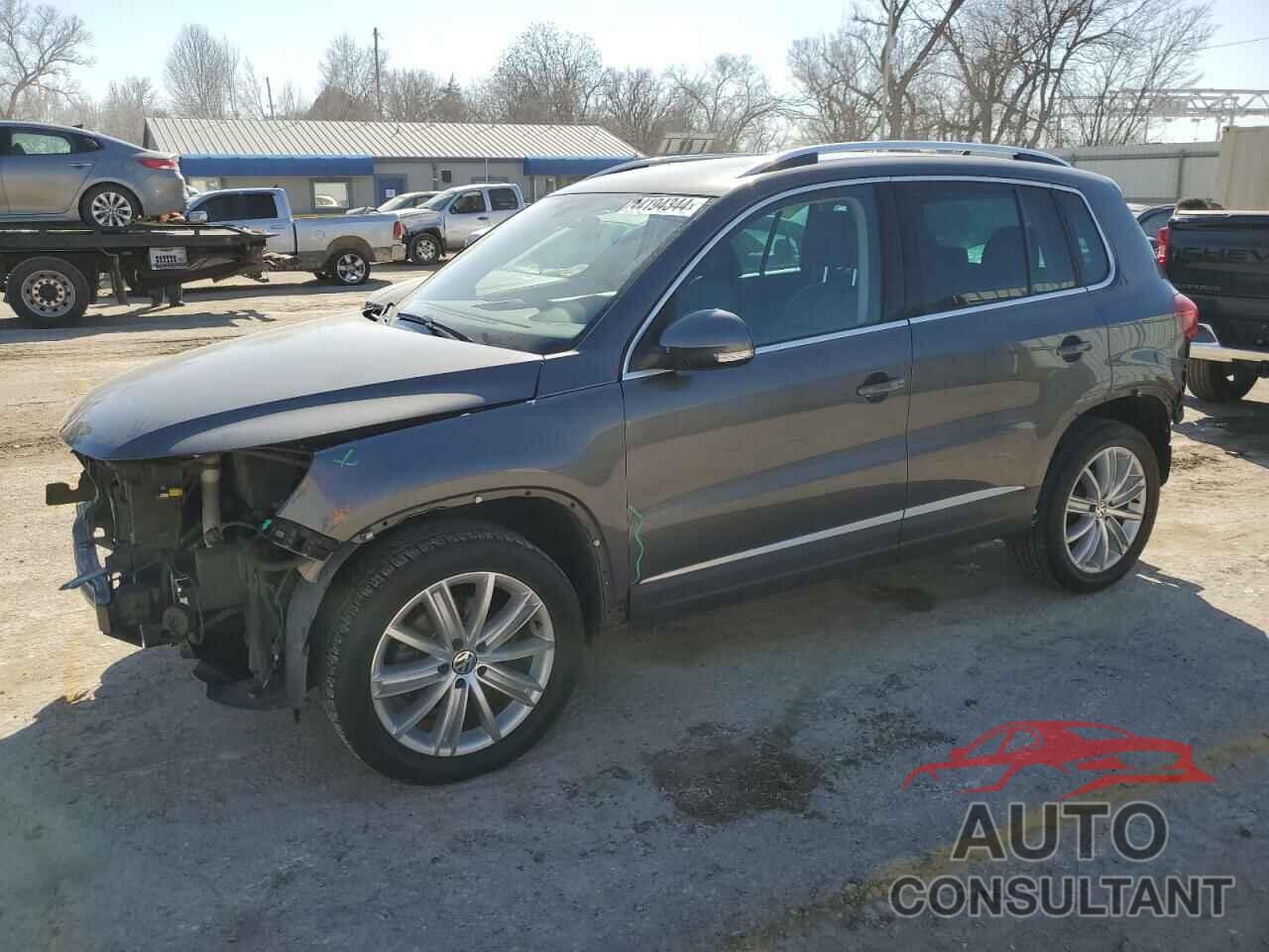 VOLKSWAGEN TIGUAN 2016 - WVGBV7AX1GW613682