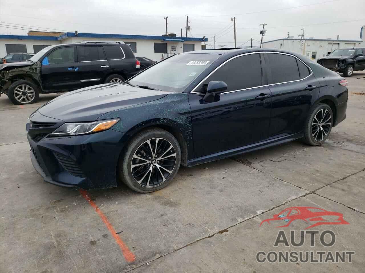 TOYOTA CAMRY 2018 - 4T1B11HK8JU552305
