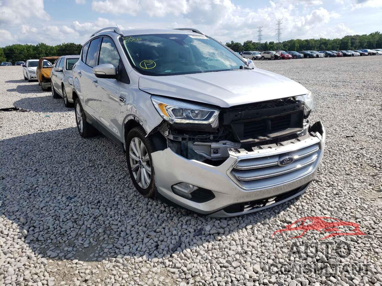 FORD ESCAPE 2017 - 1FMCU0J92HUB30568