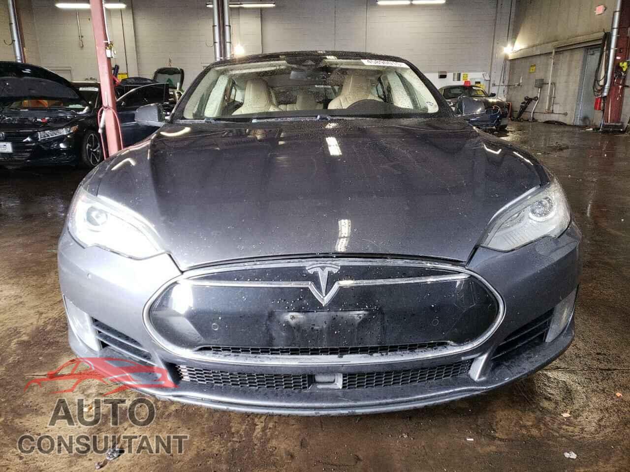 TESLA MODEL S 2015 - 5YJSA1S26FF096544