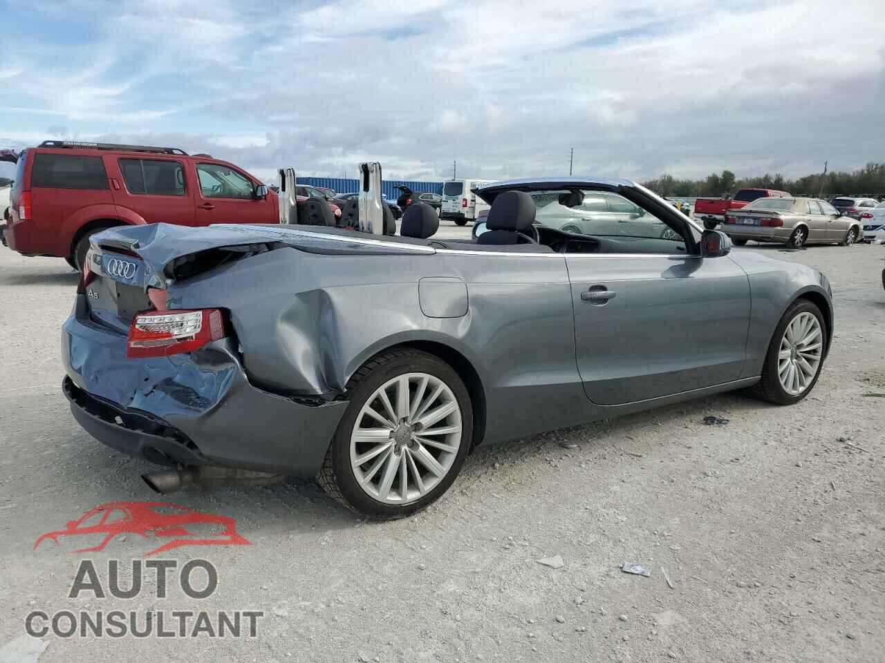 AUDI A5 2012 - WAULFAFH8CN000802